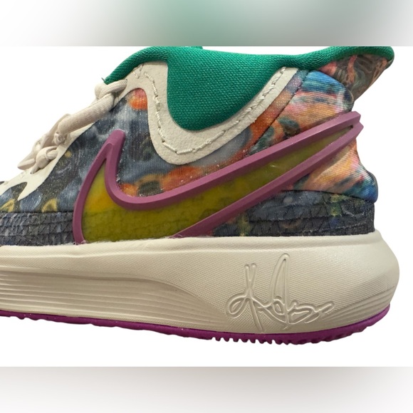 Nike Kyrie 8 GO GS 'Circle of Life' DQ8076-011 - Picture 4 of 8